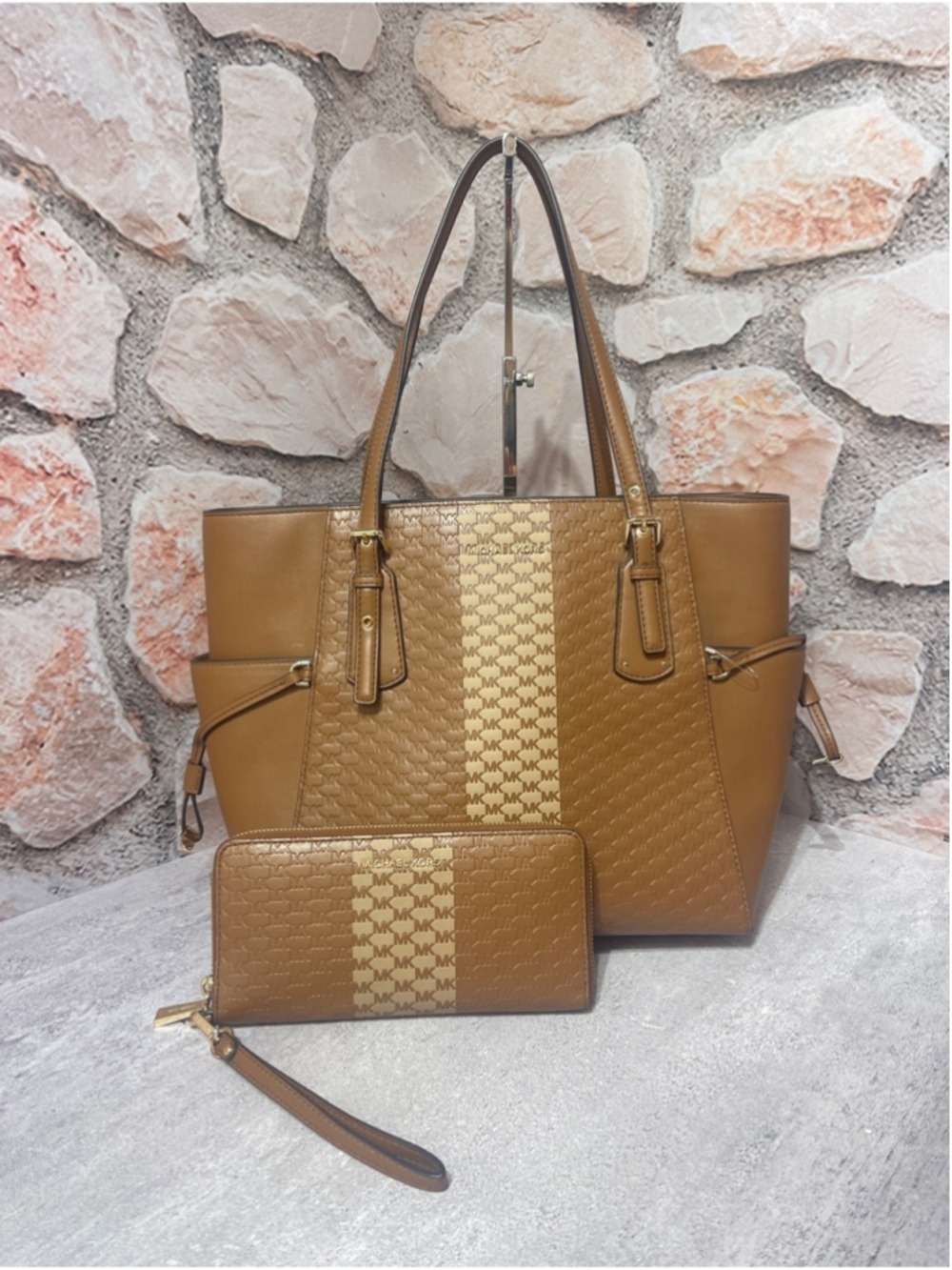 Michael Kors Voyager Center Stripe Tote & Matching Wallet Camel/Luggage Tan